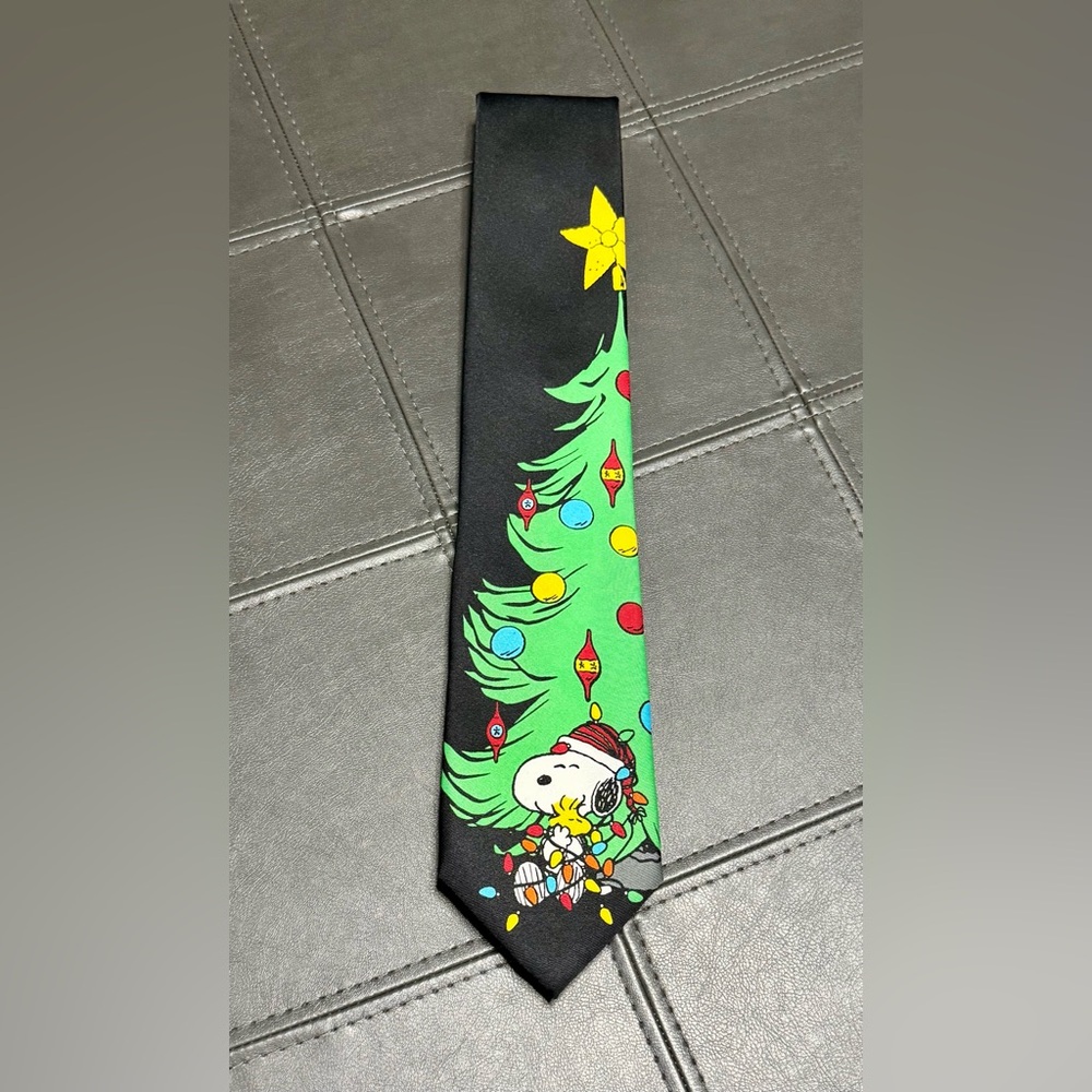 Snoopy & Woodstock Christmas Tree Necktie